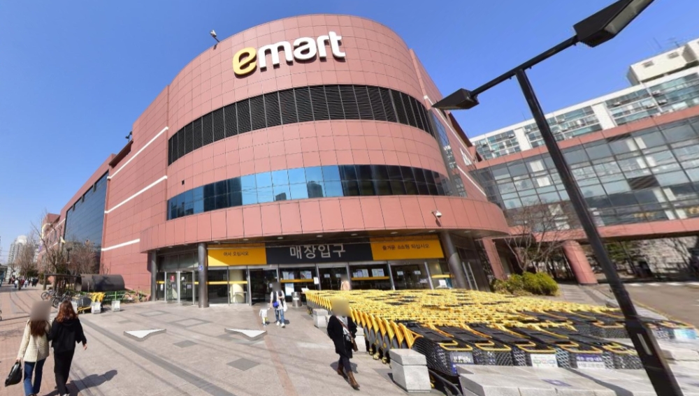 상반기 서울에서 상업·업무용 빌딩 최고가를 기록한 이마트 가양점 모습. / 사진=네이버 지도