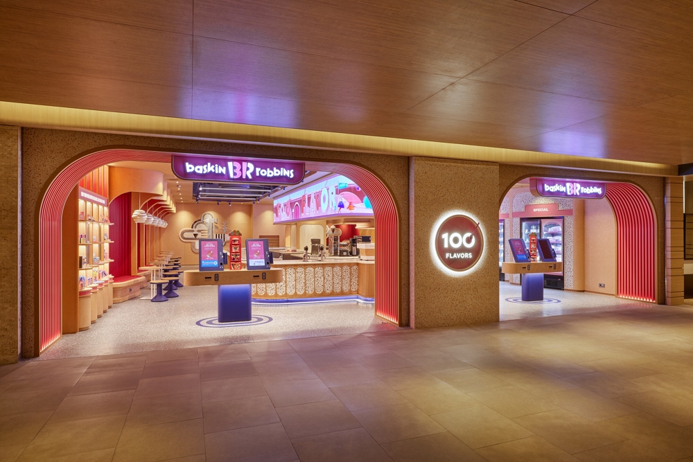 SPC그룹 배스킨라빈스가 첫번째 플래그십 스토어를 열었다./사진제공=SPC그룹