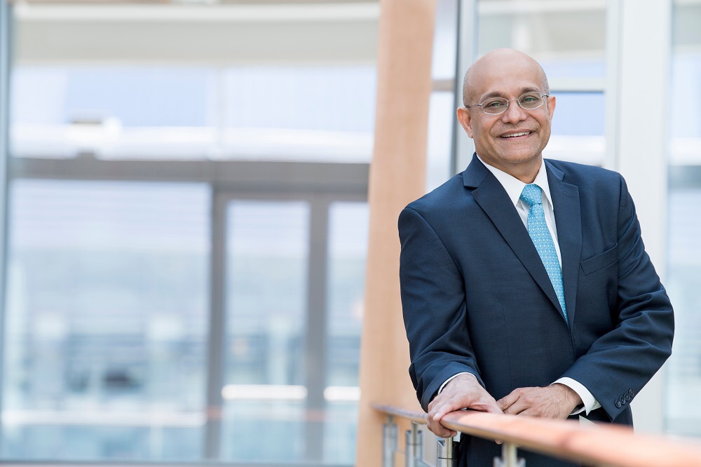 아모레퍼시픽 우수 교육자상 수상자로 폴 알메이다 교수가 선정됐다./사진제공=아모레퍼시픽