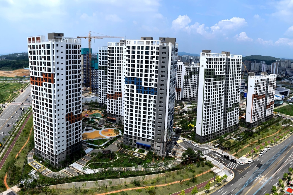 지난달에 입주를 실시한 평택의 한 신혼희망타운 외관. / 사진제공=LH