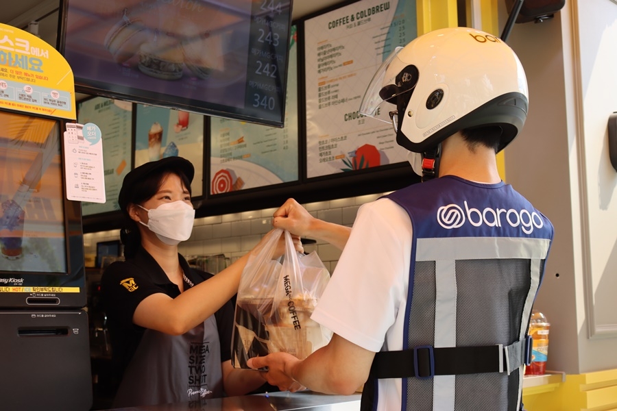 라스트마일 배달 서비스. / 사진제공 = 메가커피