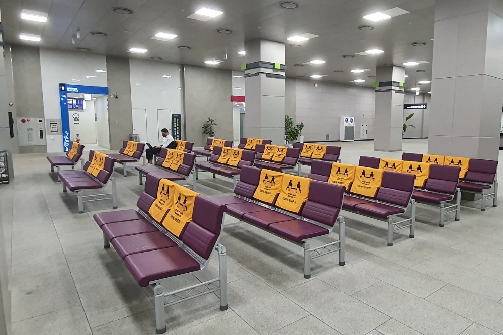위드코로나에 맞춰 환경개선에 나선 동탄역 SRT 역사 내부 / 사진제공=SR