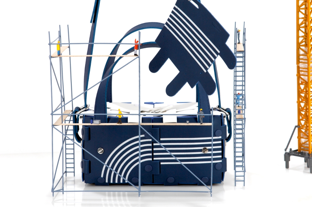 세계적인 가방 전시회인 이탈리아 미펠쇼, 홍콩 센터스테이지 등 국제 가죽 패션쇼에 전시돼 호평을 받은 SRT 슈퍼피스 가방. /사진제공=SR