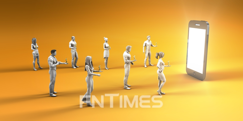 은행권이 마이데이터(본인신용정보관리업) 시범서비스 시행을 2주 정도 앞두고 마이데이터 시장을 초기 선점하기 위한 경쟁이 치열해지고 있다./사진=이미지투데이