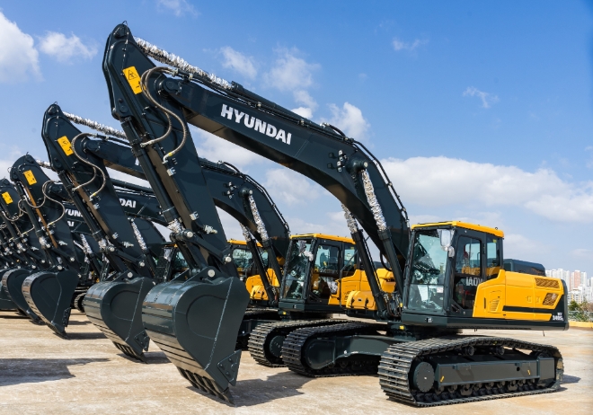 현대건설기계는 이달에만 러시아 광산업체 및 건설사 등으로부터 굴착기 510대, 휠로더 15대, 스키드로더 9대 등 총 534대의 건설장비에 대한 수주 계약을 체결했다. 사진=현대제뉴인.