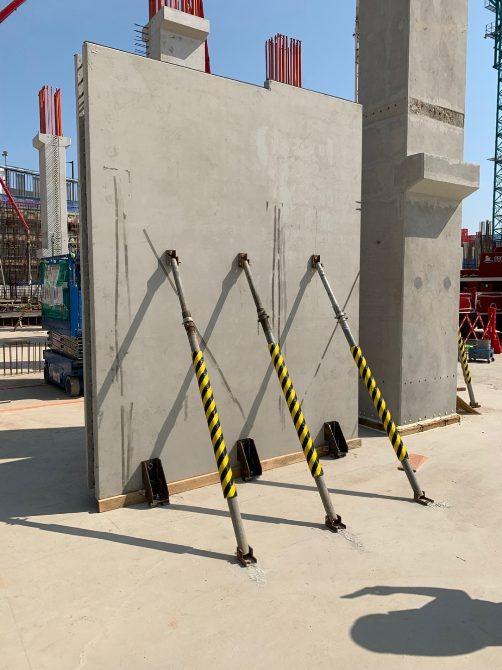 PC 더블월 공법을 활용한 시공현장 / 사진제공=현대건설