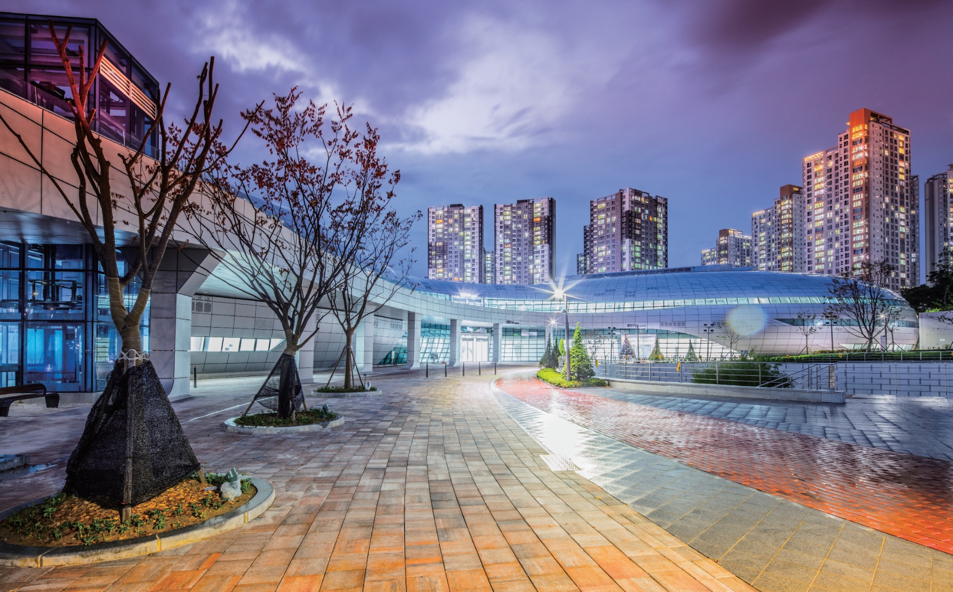 정부 세종청사 체육관 야경 모습. / 사진제공=한양