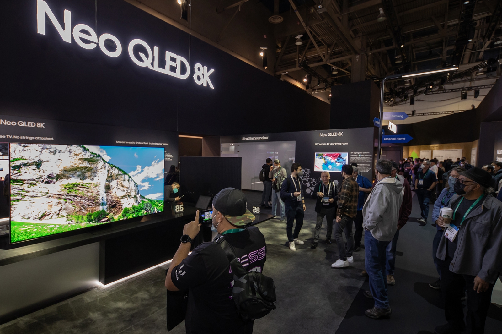 삼성전자 전시관에 전시된 'Neo QLED 8K' 제품. 사진=삼성전자
