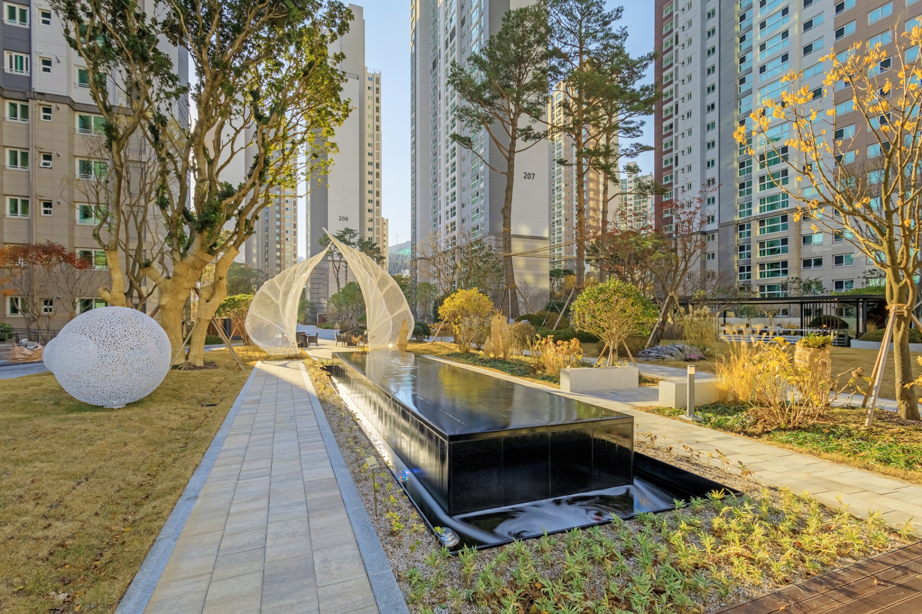 동래 래미안 아이파크 금정풍경원 로맨틱가든 / 사진제공=삼성물산 건설부문