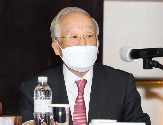 손경식 경총 회장, 만장일치 3연임 "반기업 입법 개선"