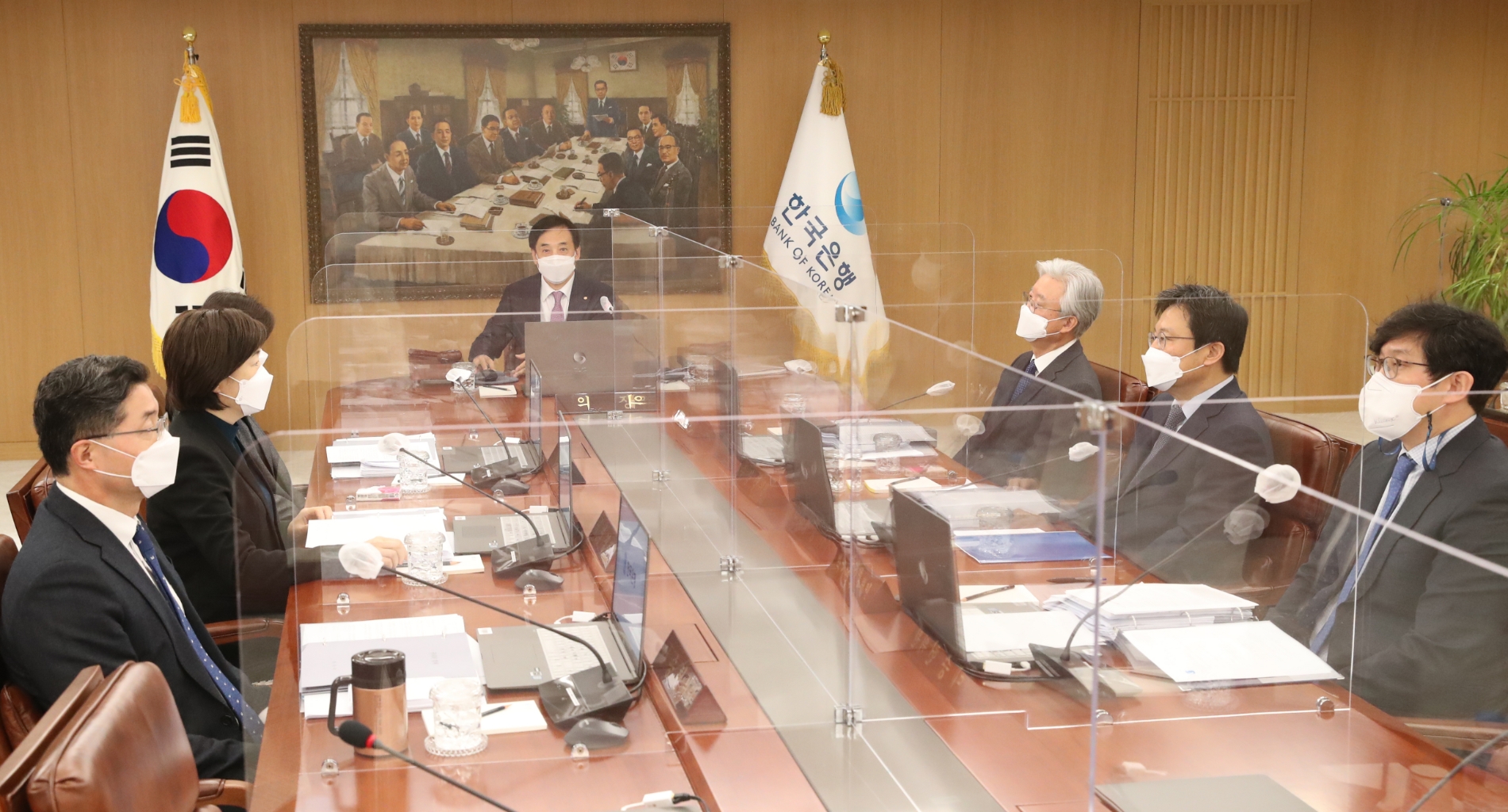 이주열 전 한국은행 총재가 지난 2월 24일 오전 서울 중구 한국은행에서 열린 금융통화위원회 본회의에서 회의를 주재하고 있다. / 사진제공= 한국은행(2022.02.24)