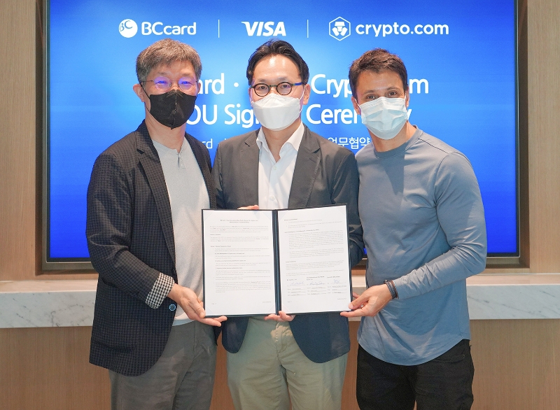 왼쪽부터 최원석 BC카드 대표이사, 강동순 Visa 코리아 부사장, 라파엘 멜로 크립토닷컴 최고재무책임자(CFO). /사진제공=BC카드