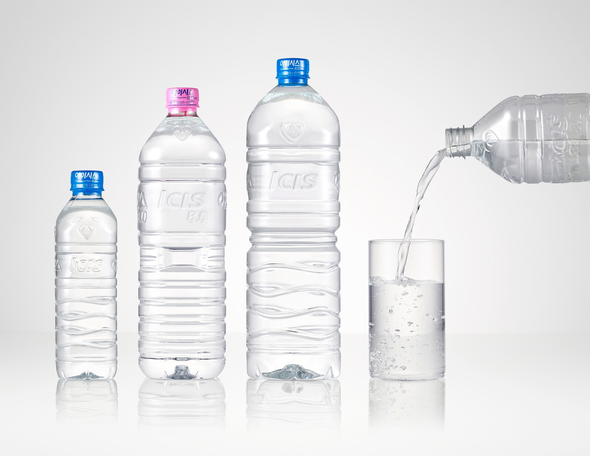 무라벨생수 아이시스 에코 3종./ 사진제공 = 롯데칠성음료