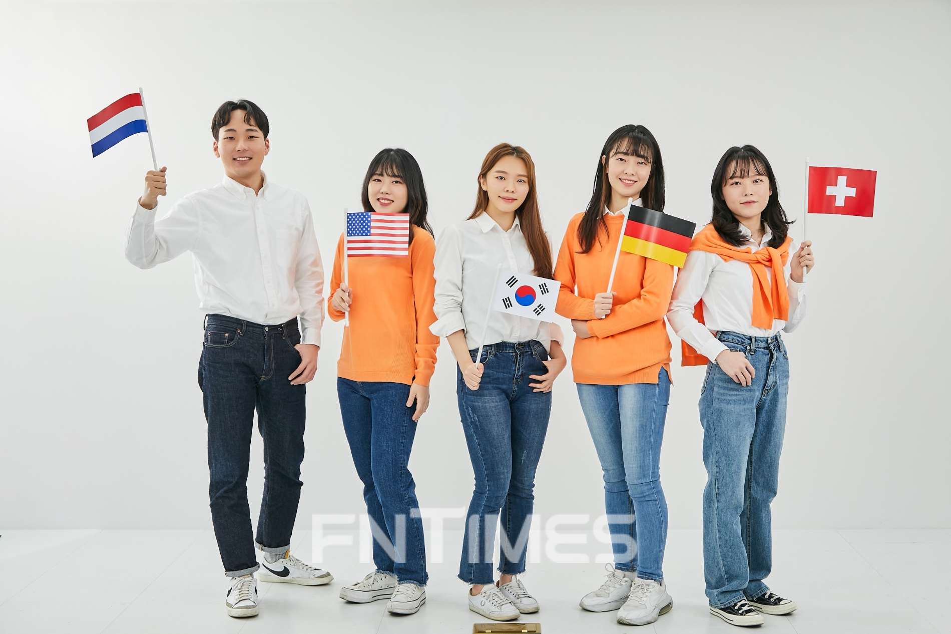 미래에셋박현주재단(이사장 정운찬)이 오는 25일부터 다음 달 2일까지 올해 가을학기 파견 예정인 ‘제27기 미래에셋 해외 교환 장학생’ 200명을 모집한다./사진=미래에셋자산운용(이병성‧최창훈)