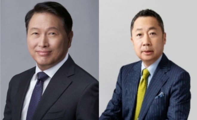 최태원 SK그룹 회장(사진 왼쪽)과 박정원 두산그룹 회장(사진 오른쪽).