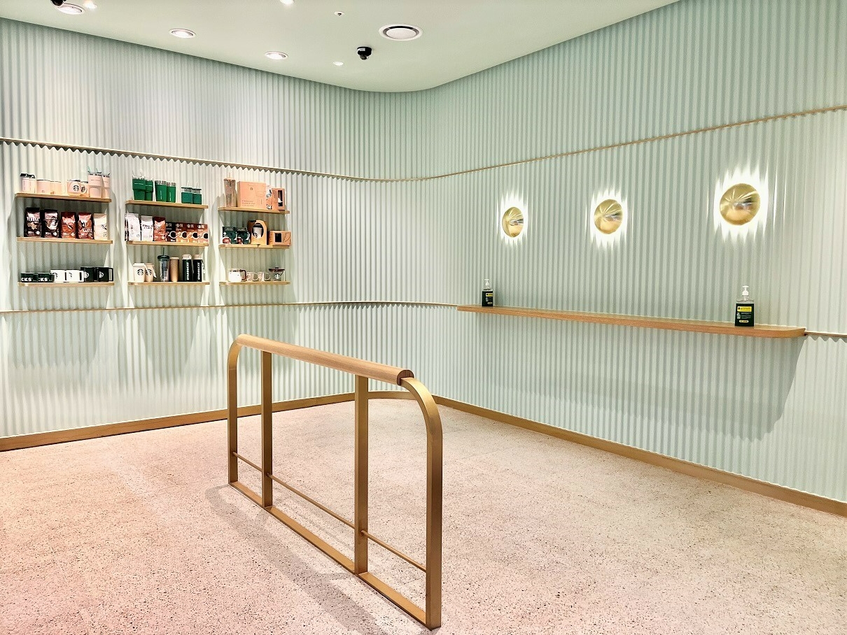 스타벅스 강남역신분당역사점은 테이크아웃 전문점으로 앉을 수 있는 공간이 없다. 현재 스타벅스는 국내 약 10곳의 테이크아웃 전문점을 운영 중이다./사진제공=스타벅스커피코리아 홈페이지