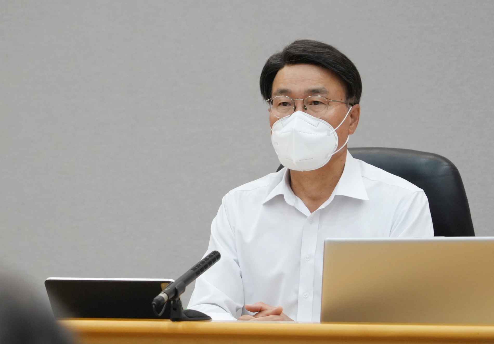 최정우 포스코홀딩스 회장이 2일 그룹의 미래 소재 기술을 점검하고, 향후 기술 개발 전략에 대해 논의하는 ‘미래기술전략회의’를 개최했다. 사진=포스코홀딩스