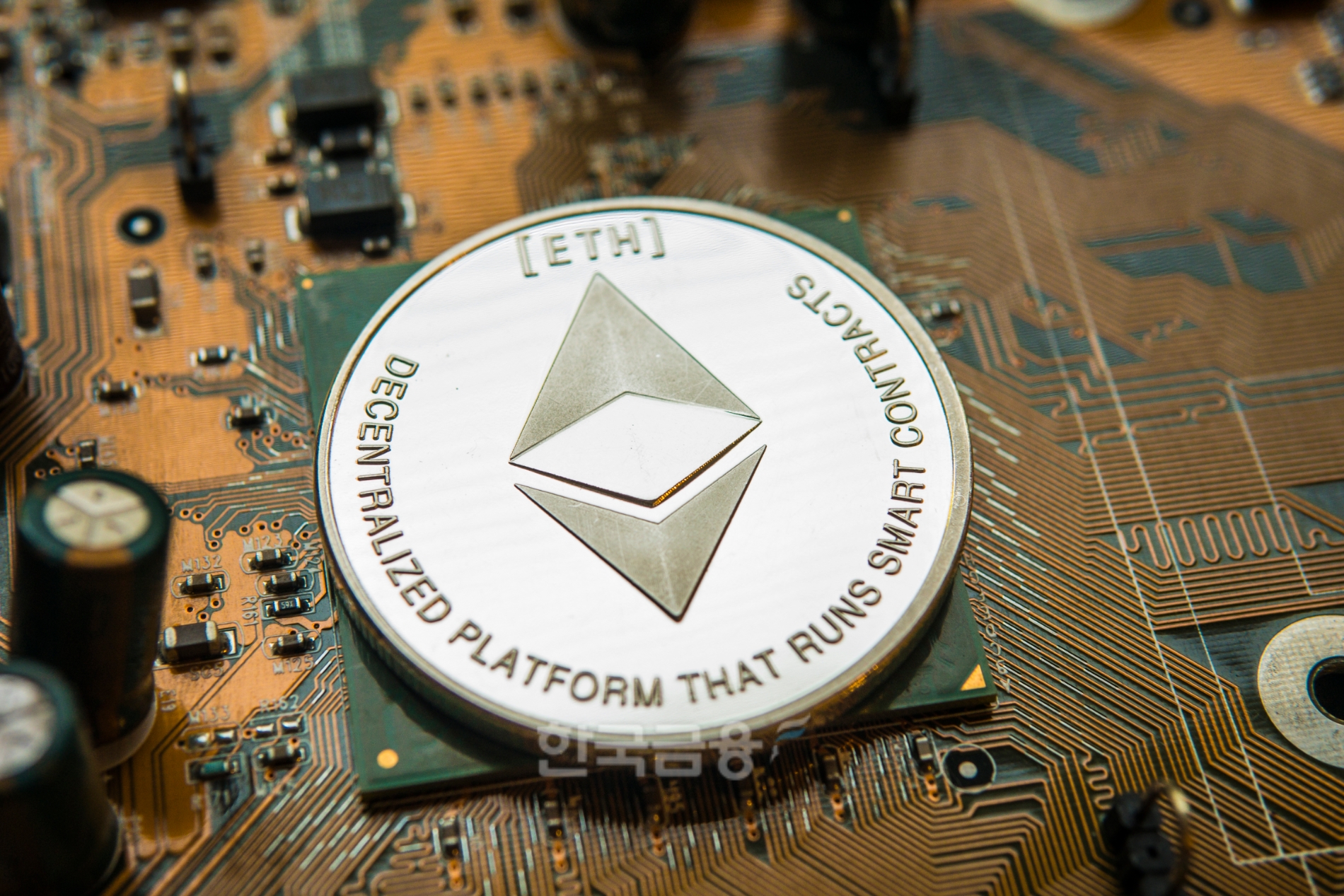 19일 오후 3시 11분 기준 가상자산 통계 사이트 ‘코인게코’(CoinGecko) 1이더리움(ETH‧Ethereum)은 6.66% 상승한 1527.18달러를 나타내고 있다./사진=통로이미지 주식회사(대표이사 이철집)