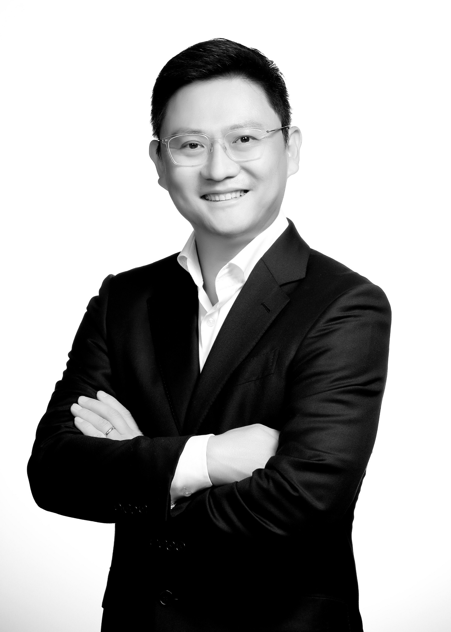 CJ ENM이 글로벌 시장 성장을 강화하기 위해 정우성 경영리더를 영입했다.