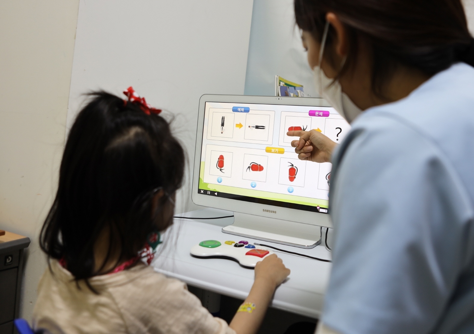 보바스어린이의원 발달치료 모습./ 사진제공 = 롯데지주