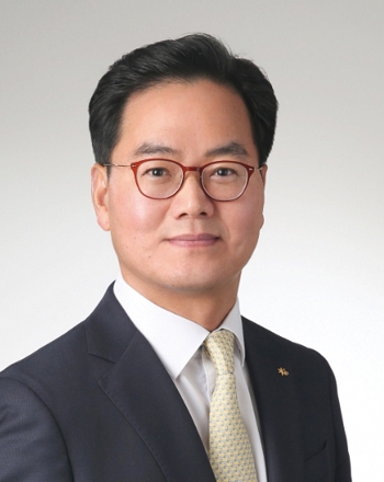 황수남 KB캐피탈 대표, AI 활용 투명한 중고차 거래 개척 [AI 금융 생태계 확... - 뉴스 썸네일 이미지