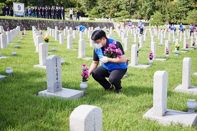 효성그룹, 서울현충원 묘역정화 활동