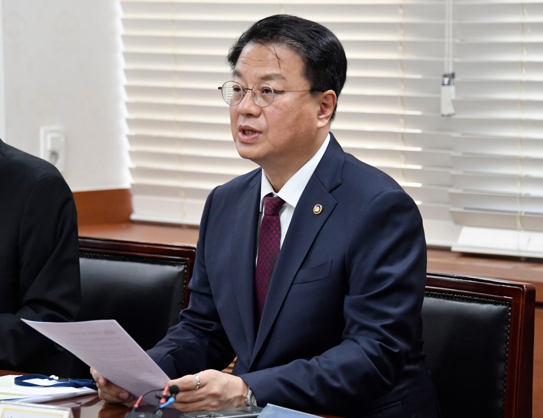 방기선 기획재정부 1차관이 23일 오전 정부서울청사에서 열린 제9차 비상경제차관회의에서 발언을 하고 있다./ 사진제공 = 기획재정부