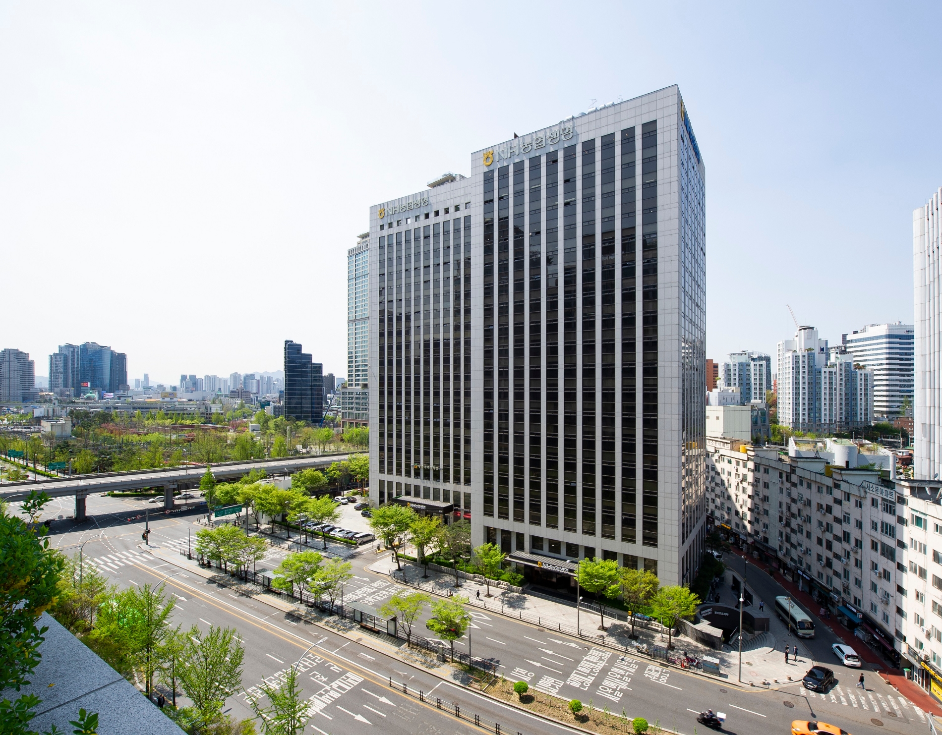 NH농협생명은 사업 추진 핵심 파트너로 메인라인을 선정하고 AI 기반 상품개발을 위한 작업에 돌입했다고 10일 밝혔다./사진=농협생명