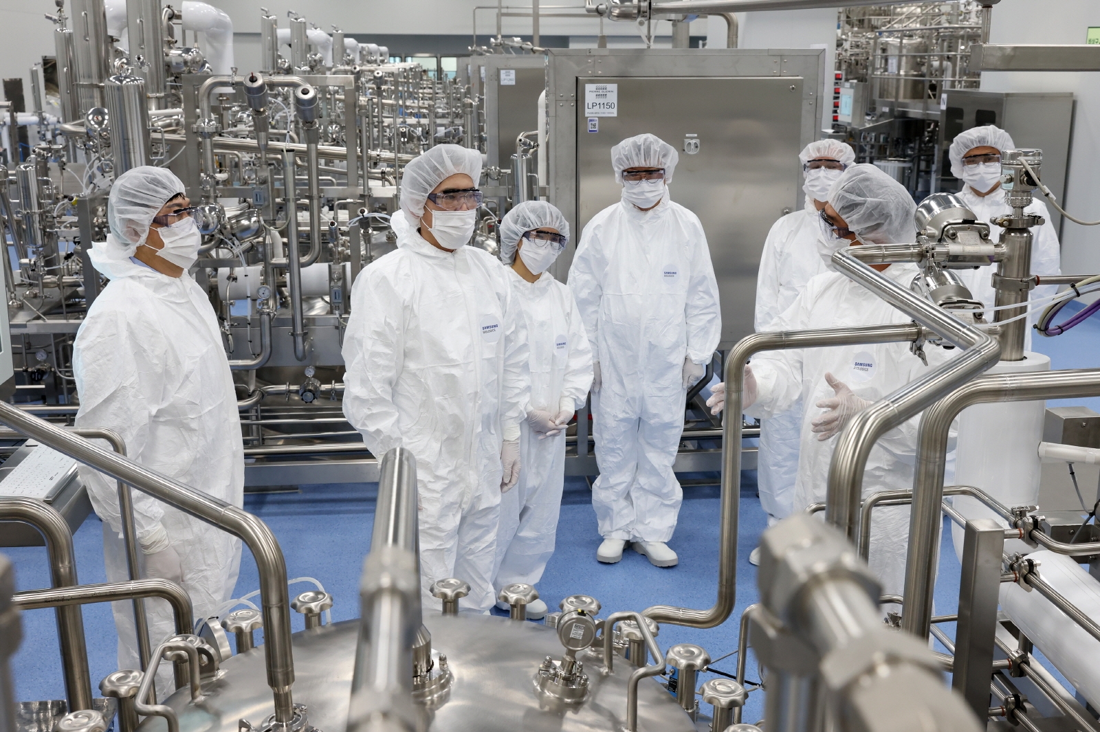이재용 삼성전자 부회장이 11일 세계 최대 바이오의약품 생산 시설인 삼성바이오로직스 제4공장 생산 시설을 찾았다. 2022.10.11. 사진=삼성전자