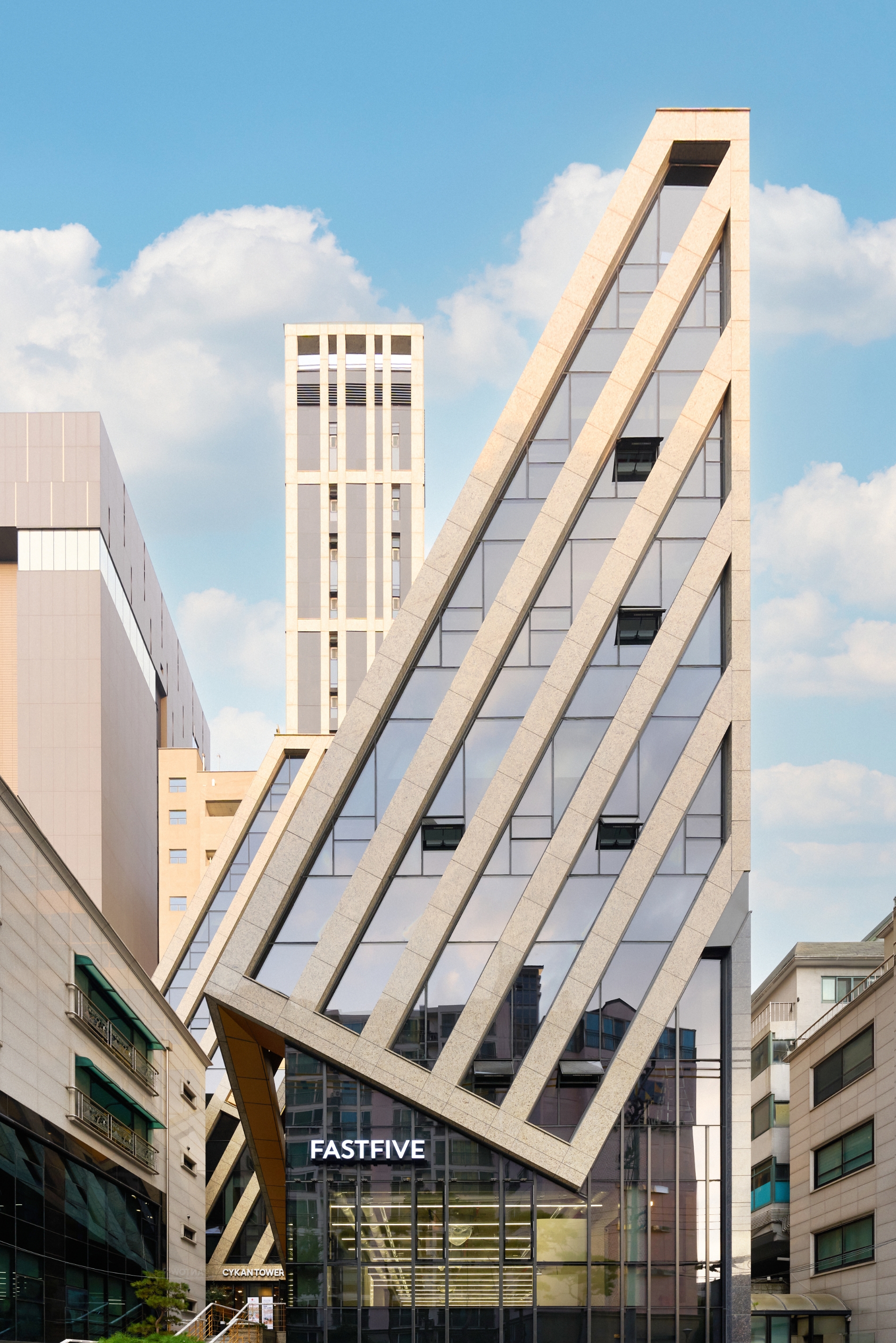 패스트파이브 학동점 전경