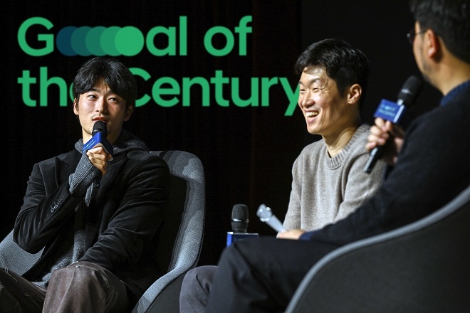 현대차 임직원 대상 특강에 참여한 조규성(왼쪽)과 박지성(가운데). 제공=현대차.