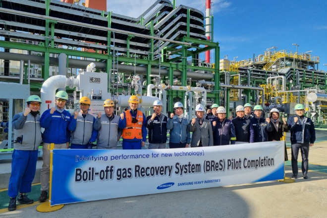 삼성중공업(대표이사 정진택)이 독자 개발한 LNG 추진선용 증발가스 회수 시스템(BReS, Boil-off gas Recovery System) 실증에 성공하고 미국 ABS선급으로부터 결과 증명서(Statement of Fact)를 획득했다. /사진=삼성중공업.
