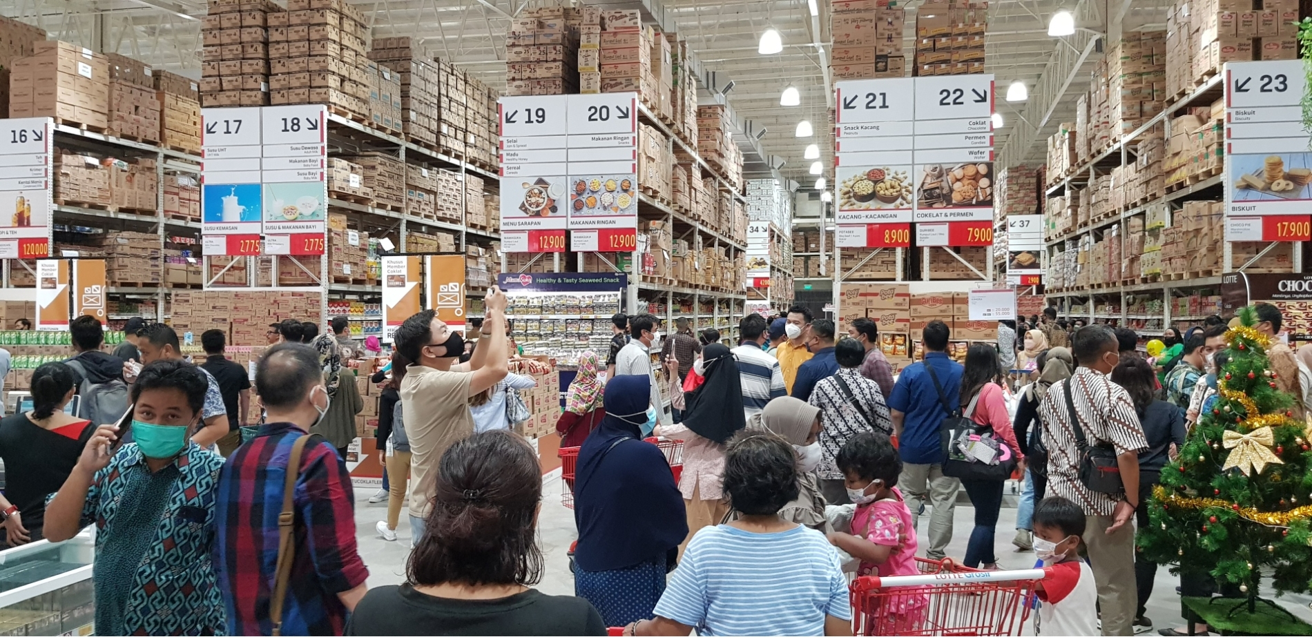 인도네시아 50호 '세르퐁점' 오픈 당일 매장 전경./사진제공 = 롯데마트