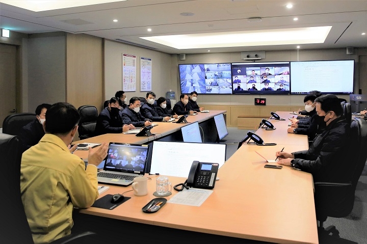 SR 이종국 대표가 철도안전점검 결산회의를 주재하는 모습./사진제공=SR