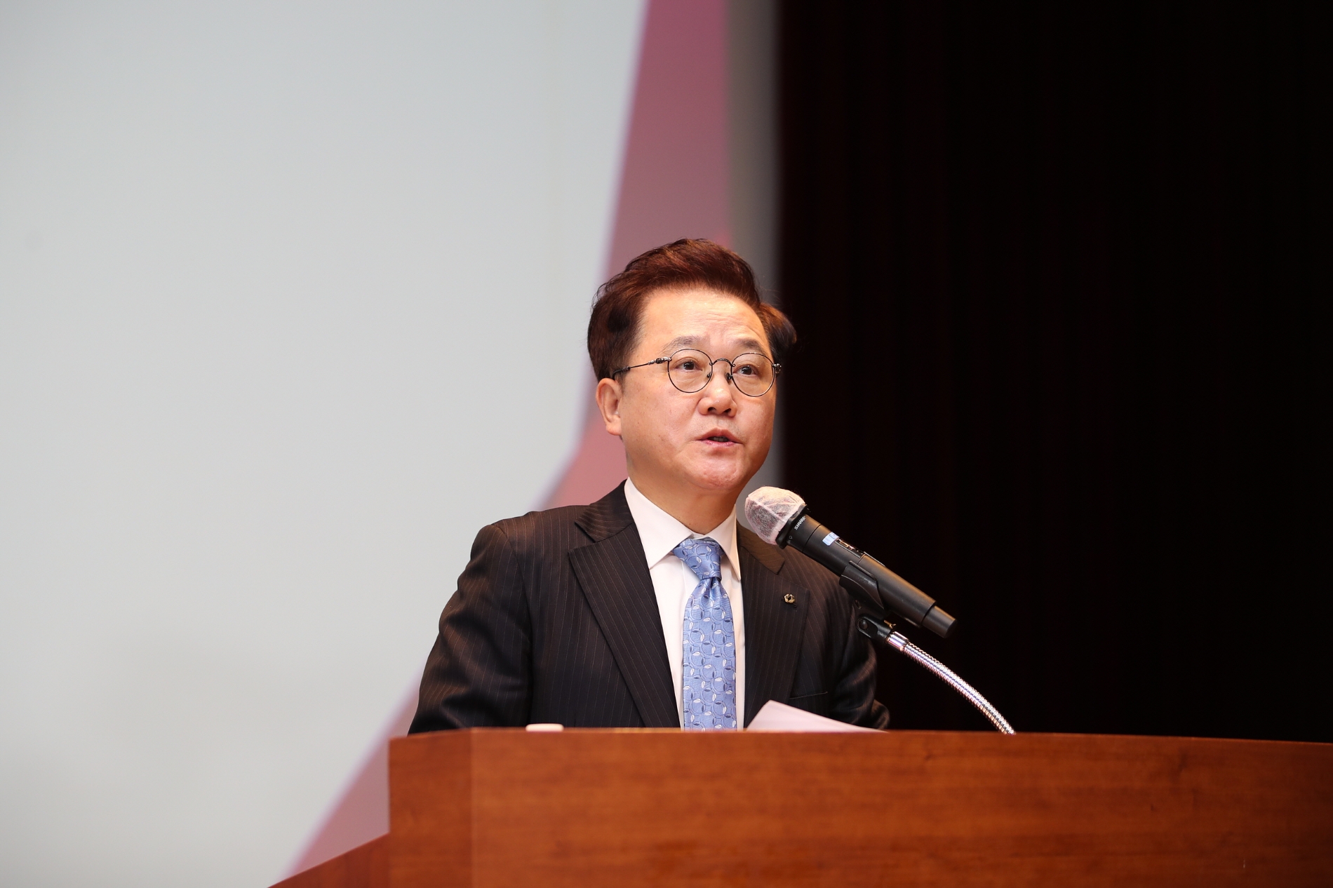 강석훈 KDB산업은행 회장이 2일 '2023 시무식'을 열고 신년사를 전했다. / 사진제공=산은