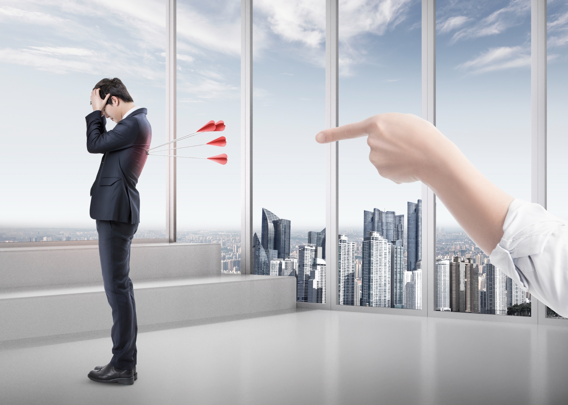 상사가 뺨 때리고 김밥 셔틀에 돈 갈취까지…대형은행 부장 갑질 논란