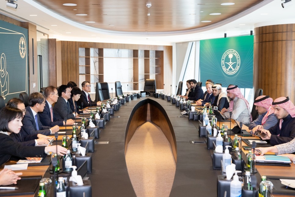 야시르 빈 오스만 알 루마이얀(Yasir_bin_Othman_Al-Rumayyan)_국부펀드(PIF) 총재 면담 현장 / 사진=국토교통부