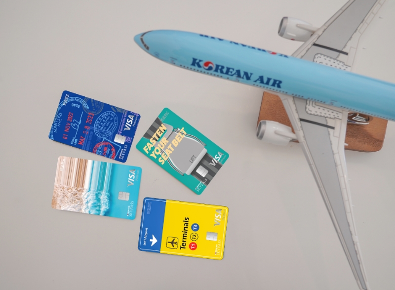 BC카드가 가장 저렴한 연회비로 가장 많은 스카이패스 마일리지를 적립해주는 'BC 바로 에어 플러스' 카드를 출시했다. /사진제공=BC카드