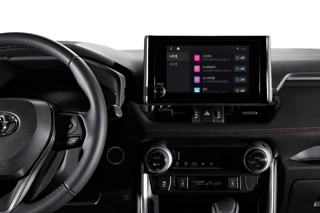 토요타 RAV4 PHEV(플러그인 하이브리드)에 탑재된 U+Drive. 사진=LG유플러스