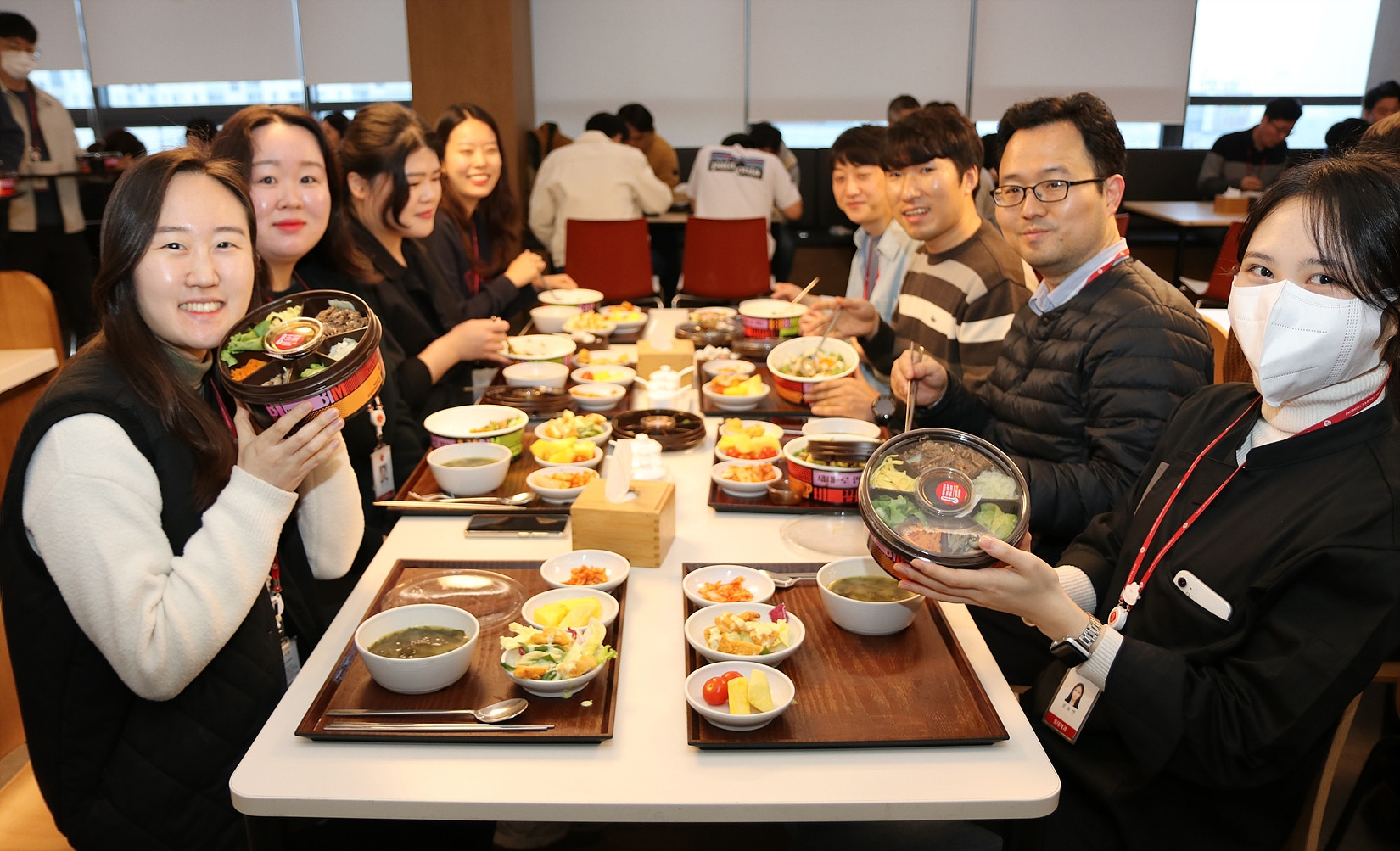 주현영 비빔밥 도시락 100만개 판매기념 도시락데이 이벤트./ 사진 = 롯데웰푸드