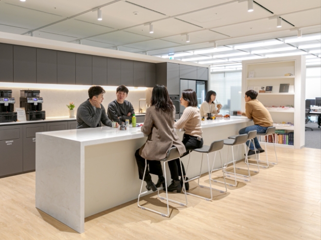 HD현대그룹(회장 권오갑) 건설기계부문이 수평적이고 유연한 기업문화를 형성을 위한 제도들을 시행한다. /사진제공=HD현대그룹.