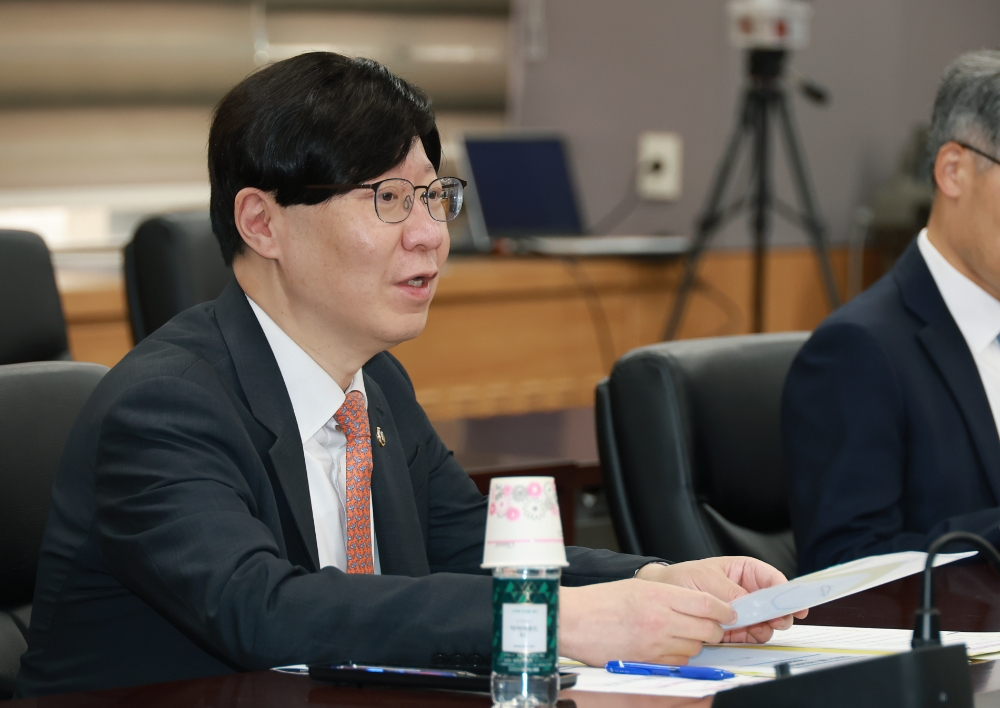 김소영 금융위원회 부위원장은 20일 오전 서울 종로구 정부서울청사에서 금융감독원, 한국주택금융공사, 서민금융진흥원, 한국자산관리공사가 참여한 전세사기 피해자 금융지원 유관기관 회의를 개최해 전세사기 피해자 금융지원방안을 논의했다./사진제공=금융위원회(2023.4.20)