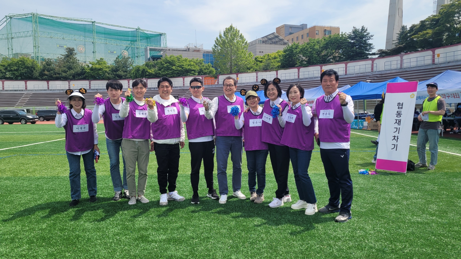 동작구의회 의원들이 기념촬영을 하는 모습./사진=주현태 기자