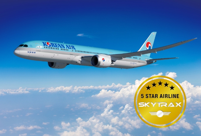 대한항공(회장 조원태)은 세계적으로 권위있는 항공사 컨설팅 및 평가 업체인 영국 스카이트랙스(Skytrax)의 ‘스카이트랙스 에어라인 레이팅(Skytrax Airline Ratings)’에서 지난 2020년(코로나19로 작년⋅재작년 평가 미실시)에 이어 올해도 최고등급인 ‘5성 항공사’로 선정됐다. /사진제공=대한항공.