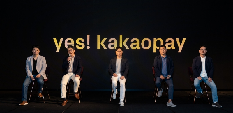 카카오페이 기자간담회에서 기자들의 질문에 답하고 있는 (왼쪽부터) 박석근 기술 총괄 리더, 한순욱 운영 총괄 리더, 신원근 대표, 백승준 사업 총괄 리더, 안우진 채널그룹장. 2023.05.15. /사진제공=카카오페이