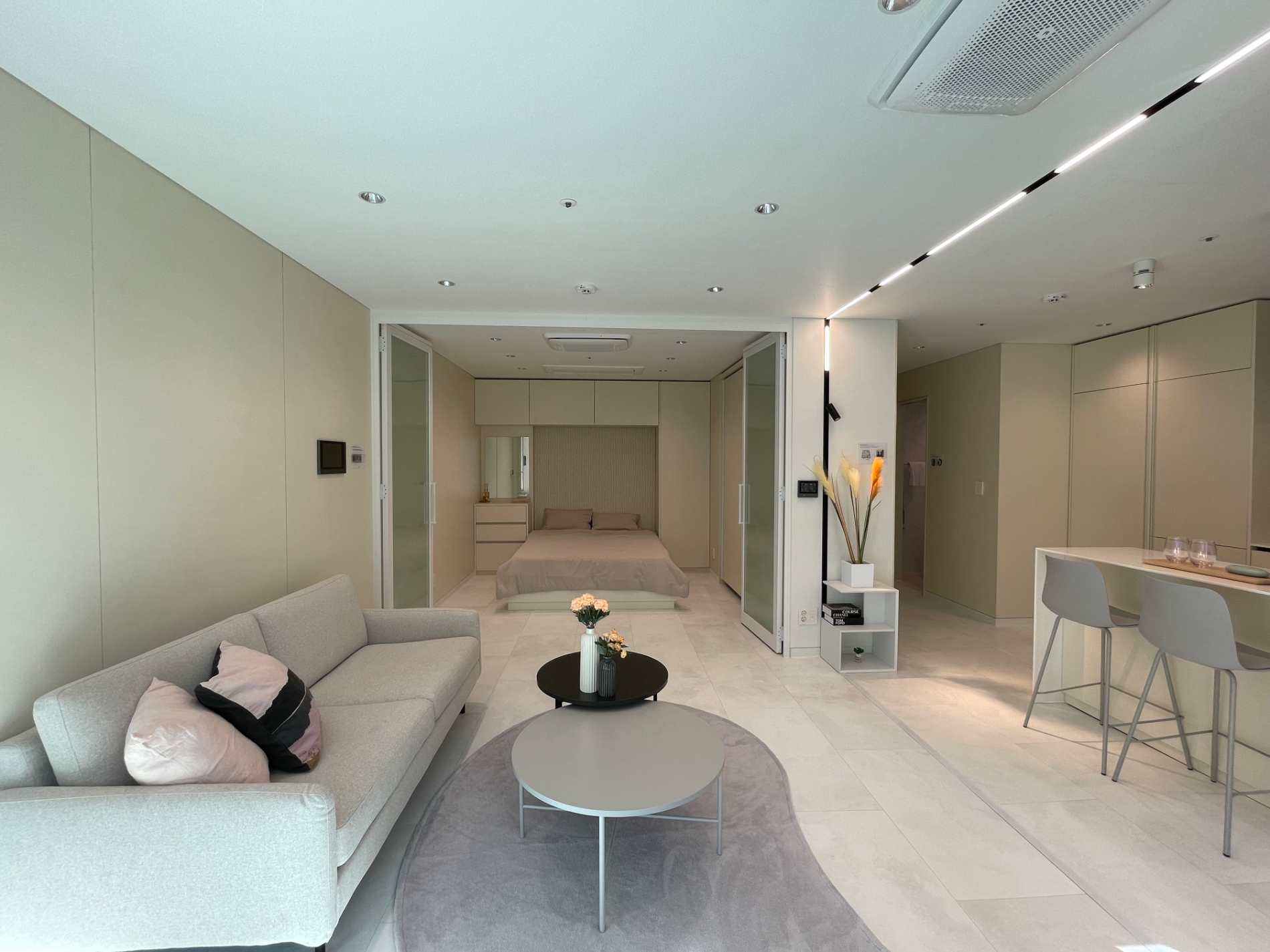 GS건설이 용인기술연구소에 설치 완료한 철골모듈러 목업 2개 모듈 조합 세대 내부./사진제공=GS건설