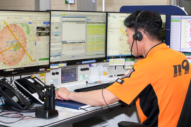 KT는 대전소방본부의 소방·응급구조 차량 150대에 초정밀 측위 솔루션을 공급한다. /사진제공=KT.