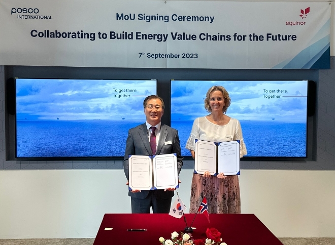 포스코인터내셔널(부회장 정탁)은 노르웨이 국영 종합 에너지 기업 에퀴노스와 에너지 전환을 위한 업무 협약을 체결했다. 사진제공=포스코인터내셔널.