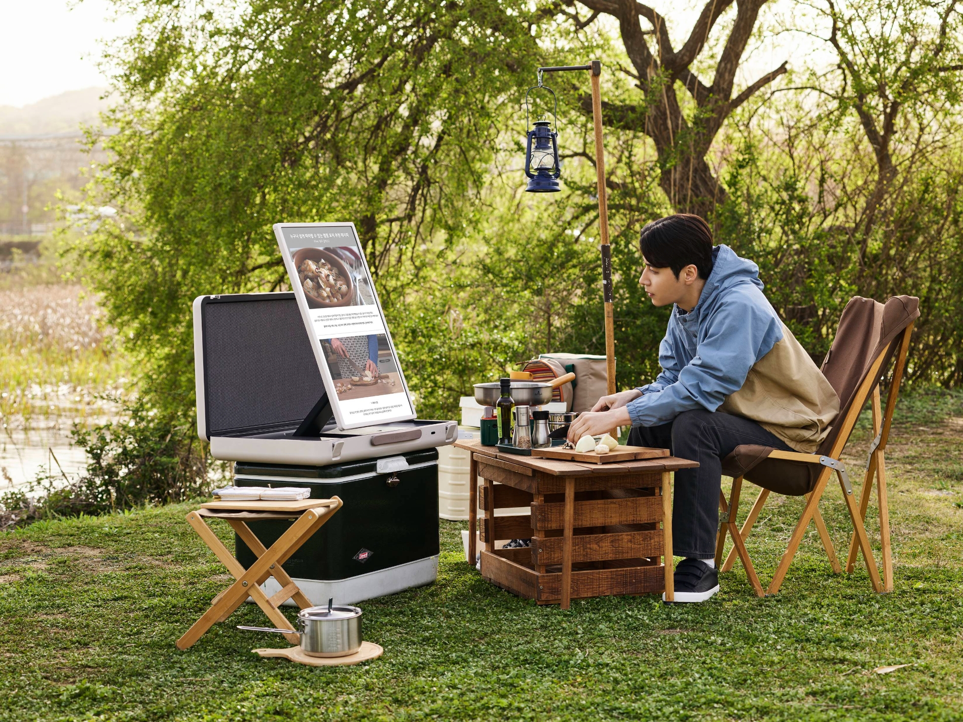 오는 14일부터 잠실 롯데월드몰에서 체험형 캠핑 팝업스토어를 연다. /사진제공=