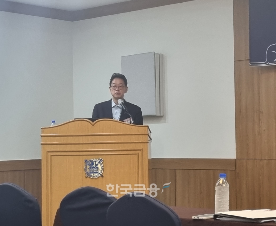 신상훈 금융위원회 과장이 펫보험 활성화 정책’과 향후 제도 개선 방향에 대해 공유하고 있다. 사진=정은경 기자